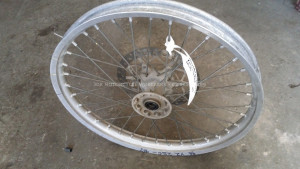 Front Wheel Hub Spokes Rim off a Yamaha YZ250 YZ 250 1996 96 250 YZ125 125