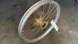 Front Wheel Hub Spokes Rim off a Yamaha YZ250 YZ 250 1998-2001 98-01 YZ125 125