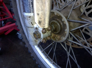 Front Axle Wheel Spindle Shaft for Suzuki RM125 RM 125 1990 90