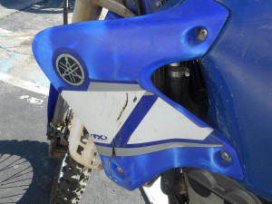 YAMAHA YZ250F Left Radiator Shroud Scoop YZ250 F YZ 250 250F 2001 - 02