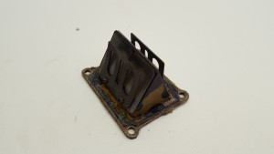 Valve Reed Assembly Cage Block for Suzuki RM125 RM 125 1990 90-91 #13150-36E00