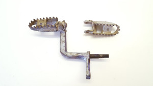 Left & Right Footrests Kawasaki KLX650R KLX 650 Foot Peg Holder 93-01 #340281361