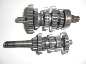 SUZUKI DS80 DS 80 Transmission Gearbox Gear Box Cluster Input Output Shaft Dogs
