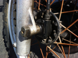 Front Axle with Nut to suit Kawasaki KLR600 KLR 600 1985 85