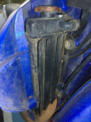 Right Radiator for Yamaha YZ400F YZ YZF WR 400 1999 99