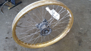 Front Wheel Hub Spokes Rim off a Suzuki DR200 DR 200 1989 89