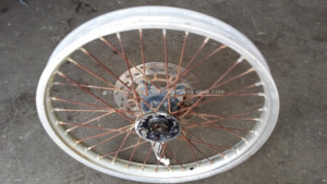 Front Wheel Hub Spokes Rim off a Suzuki TS250X TSX 250 1984 84