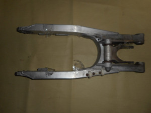 Swingarm Swing Arm Rear Suspension Pivot Arm For suzuki RM125 RM 125