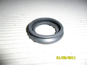 Suzuki GS Front Calliper Piston Boot 59308-45200 New