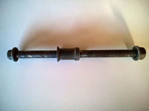Front Axle with Spacer for Kawasaki KE175 KE 175 B 1976 76 41068-043