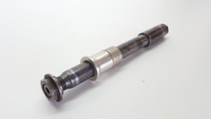 Front Wheel Axle for Yamaha YZ125 YZ 125 Spindle 1996-1998