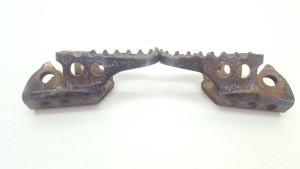 Footrest Foot Pegs Yamaha  YZ 125 250 490 WR 500 80 TTR 90 XT