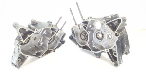 Pair of Engine Cases Yamaha YZ80D 1TO YZ 80 1977 No stopper Cam