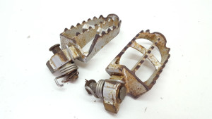 Footrests Foot Pegs Husqvarna TC250 2004 TE TC SMR 250 450 510 03-05