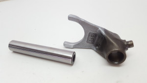 Center Gear Shift Fork & Shaft Honda CRF150RB 2009 07-19 CRF150R #682