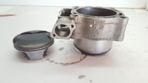 Damaged Cylinder Barrel & Piston Honda CRF450R 2017 CRF 450 R #758