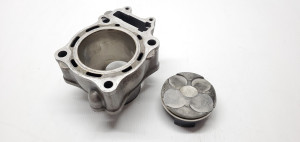 Damaged Cylinder With Piston Honda CRF250R 2011 CRF 250 R #785