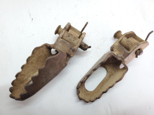 Footpegs Foot Pegs Rests DT175 1984 DT 175 Yamaha 84-91 #BMDT