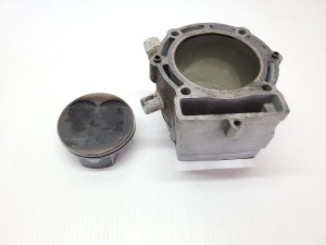 Damaged Cylinder Barrel & Piston Bore Jug Pot 520EXC 2001 520 EXC KTM  99-02 #P44