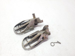 Footpegs Foot Rests Steps Pegs RM-Z250 2006 RMZ250 RMZ 250 Suzuki 05-06 #LW63