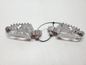 Footpegs Like new TE310 2009 TE 250 310 Husqvarna 09-12 #LW47