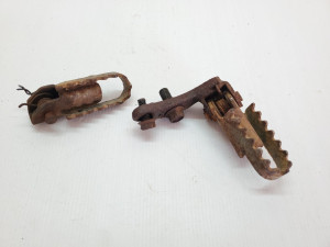 Suzuki DS80 2000 Foot Pegs DS 80 87-00 JR80 JR 80 01-06 #865