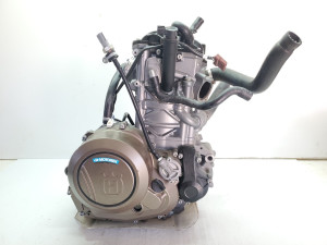 Husqvarna 701 Supermoto 2019 Complete Motor SM Enduro head Gearbox Crank Case Cover#P76