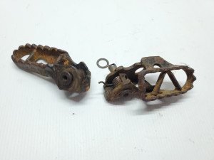 NLA Yamaha IT200 1986 Foot Pegs Footrest 84-86 IT490 83-84 #882